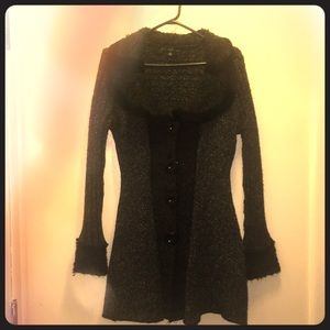 Women’s wool great and black button up sweatshirt